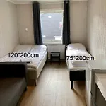 Overnatting, Finnskoggata 20 *