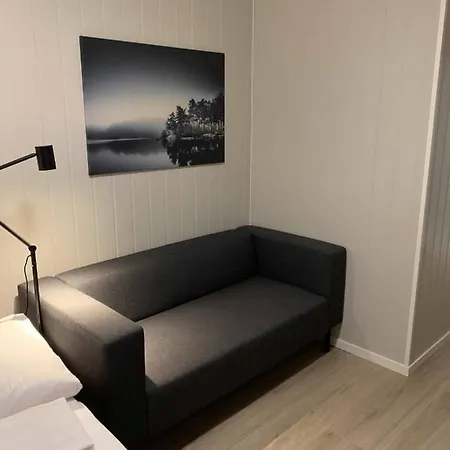 Overnatting, Finnskoggata 20 Hotel