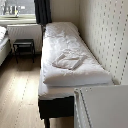 Overnatting, Finnskoggata 20 Hotel *