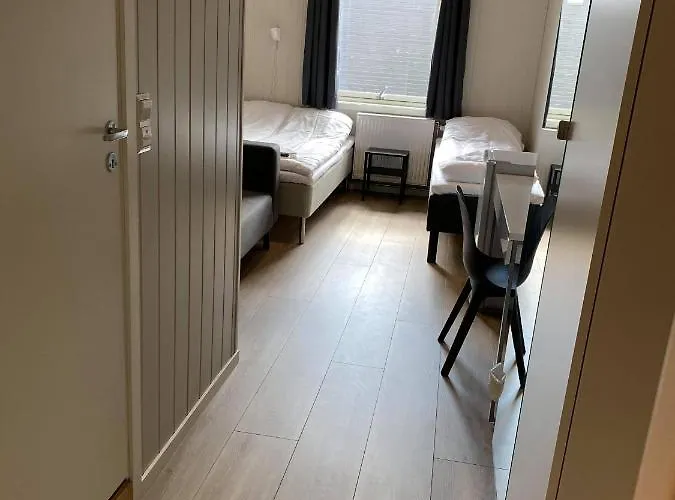 Hotel Overnatting, Finnskoggata 20 *